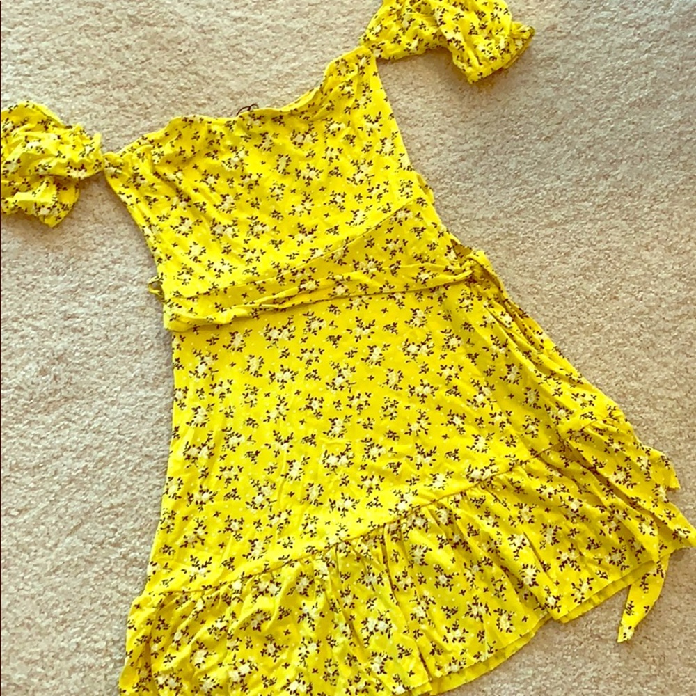 Off-shoulder dress